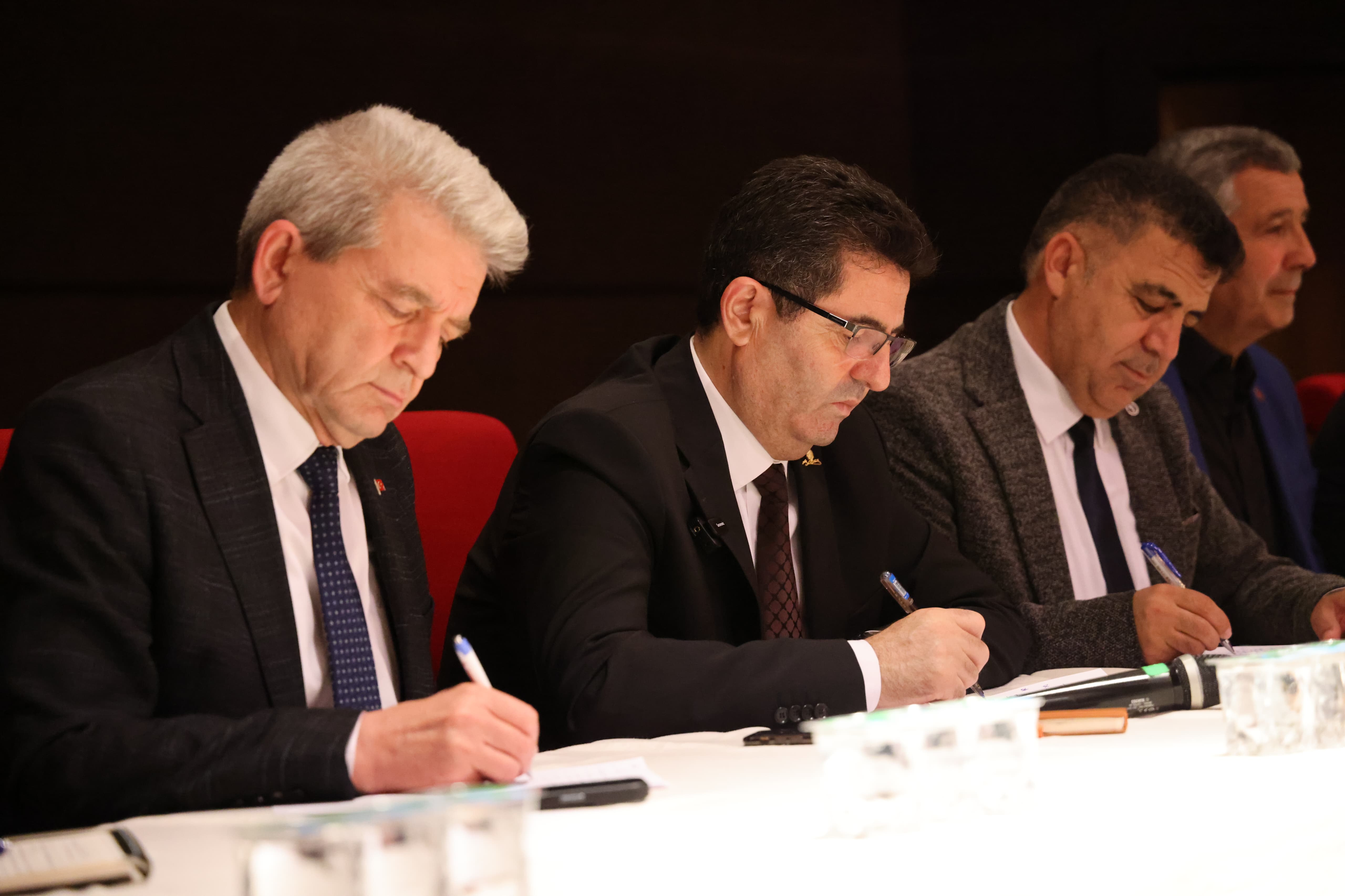 Çekmeköy Belediye Başkanı Alemdağ ve Çatalmeşe Mahallesinde Vatandaşları Dinledi