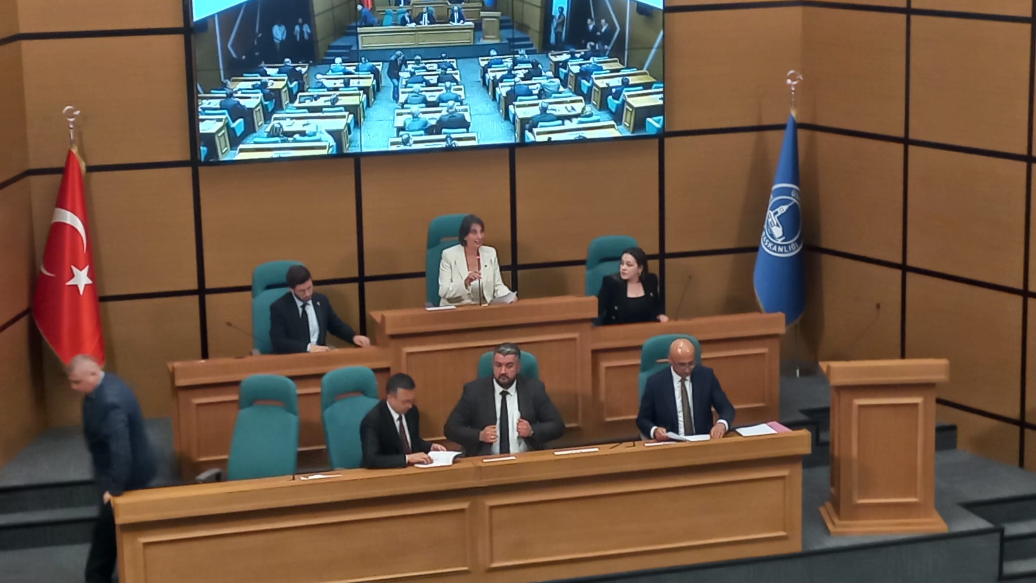 Üsküdar Belediye Meclisi Şeffaf Yönetim Dönemi'ni Başlattı: Görevlendirmeler ve Gündemdeki Konular Görüşüldü