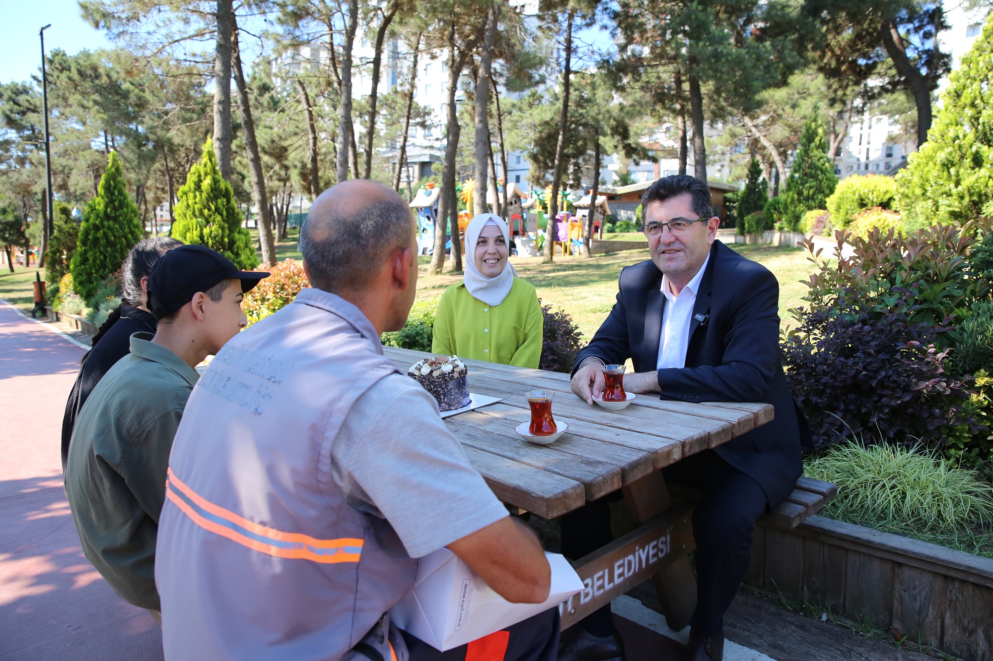 Çekmeköy Belediyesi'nden Babalar Günü'nde Anlamlı Sürpriz